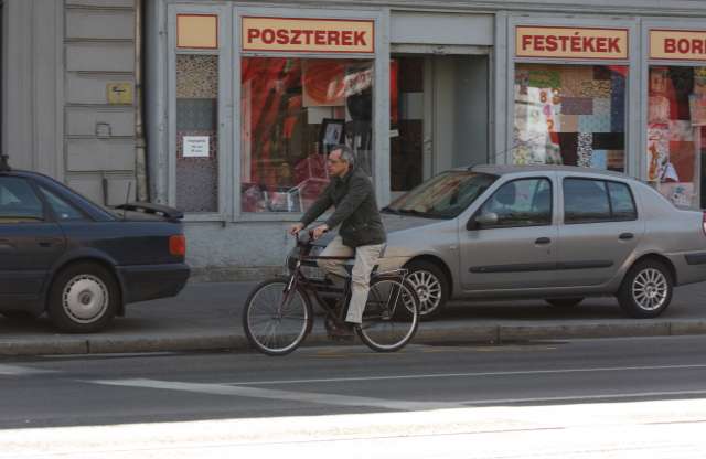 A biciklistát letolod, ugye?