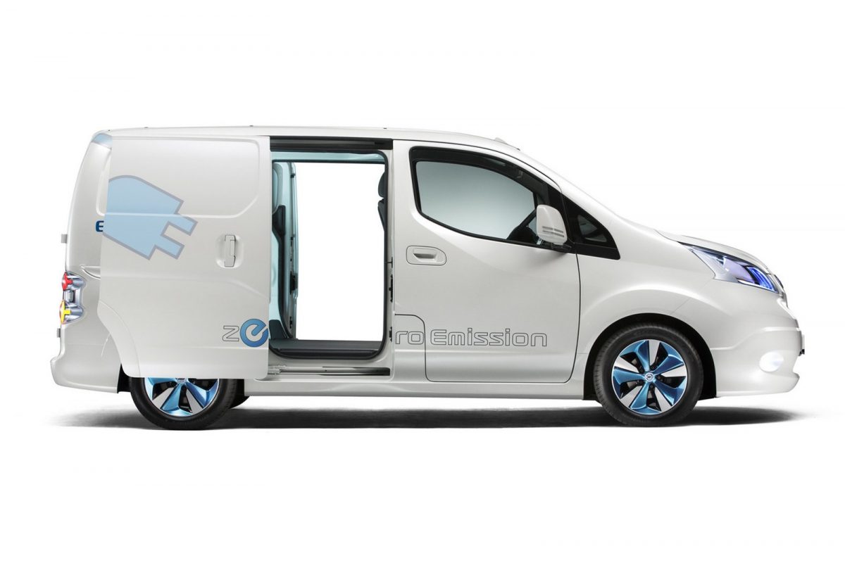 NISSAN NV200