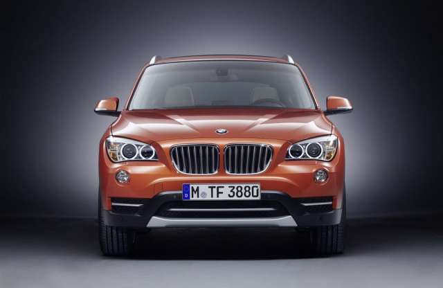 Faceliftes X1-et villant a BMW