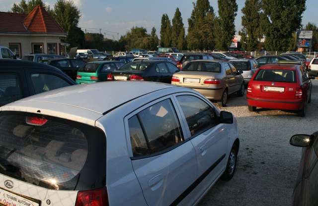 Nőtt az import, csökkent a hazai használtautók ára