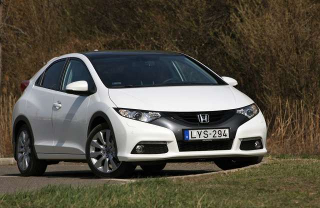 Űrhajó vagy tojásautó? Honda Civic teszt