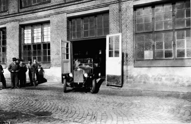 Fotó reprodukcióval ünnepli 85. születésnapját a Volvo