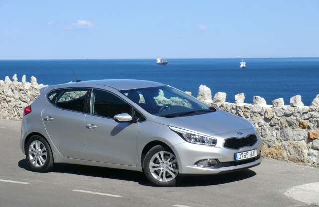 Flexszel megy ellenfeleinek a Kia is – új cee’d miniteszt