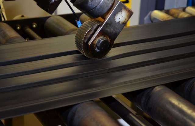 Pöttyös labda helyett Porsche abroncs készül a Nyírségben