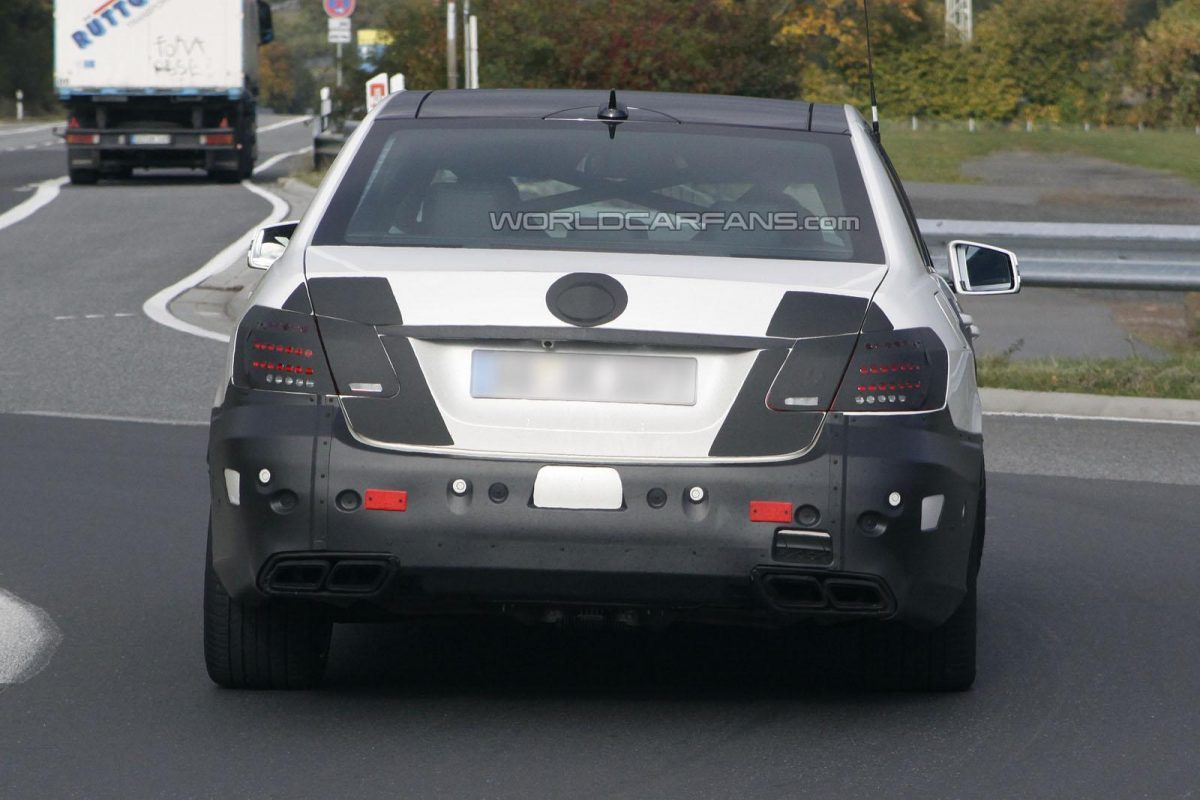 MERCEDES-BENZ E-OSZTÁLY