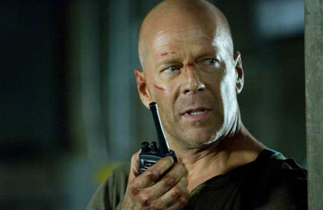 Bruce Willis most aztán tényleg lezárja a fél várost