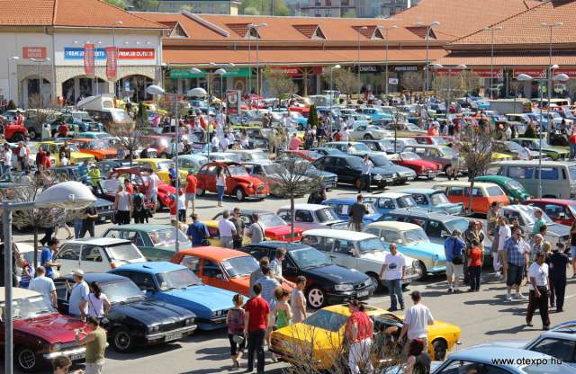 Melegrekorddal is látogatócsúcsot hoztak a veteránok