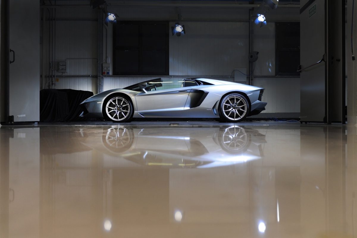 LAMBORGHINI AVENTADOR