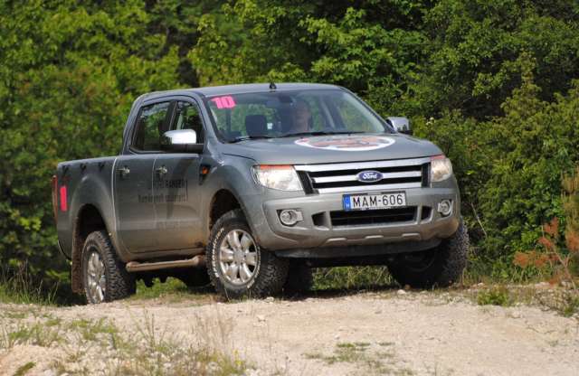 Magyar utakon és árkon-bokron át nyúztuk: itt az új Ford Ranger