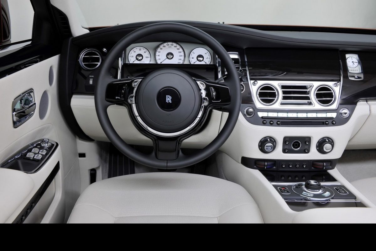 ROLLS-ROYCE GHOST