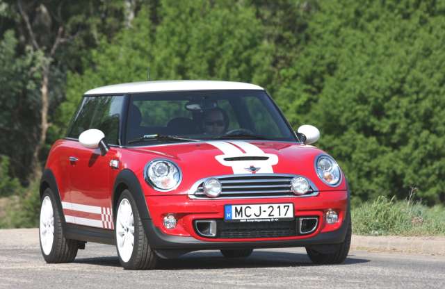 Ballábféket mindenkinek! – Mini Cooper Aaltonen Edition teszt