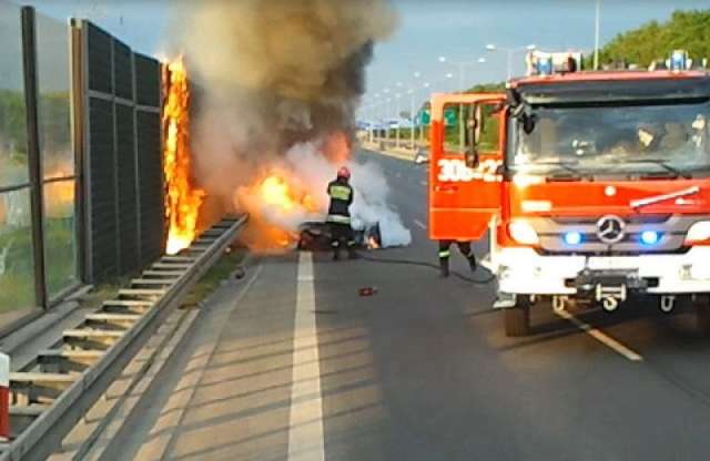 Videón a harmadik Ferrari FF porig égése