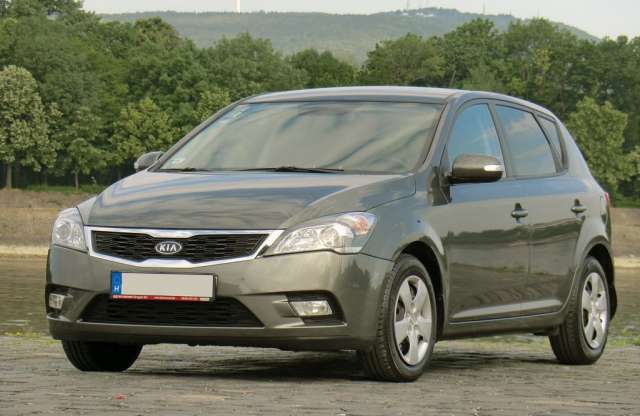 Új helyett régit, gyári garanciával? Kia cee’d használtteszt