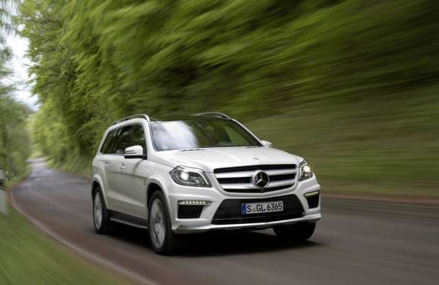 Brutális erővel jön a Mercedes GL 63 AMG