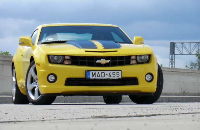 Le a gatyával! – Chevrolet Camaro teszt