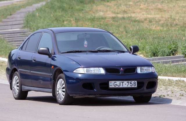 Vidd el egy körre! Mitsubishi Carisma 330 ezerért