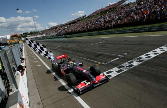 Bruce Willis és Bryan Adams a Hungaroringen