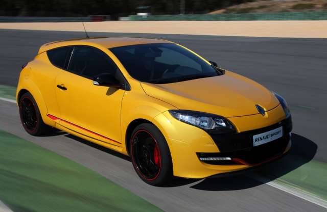 Melyik gyorsul jobban? Mégane RS kontra Astra OPC