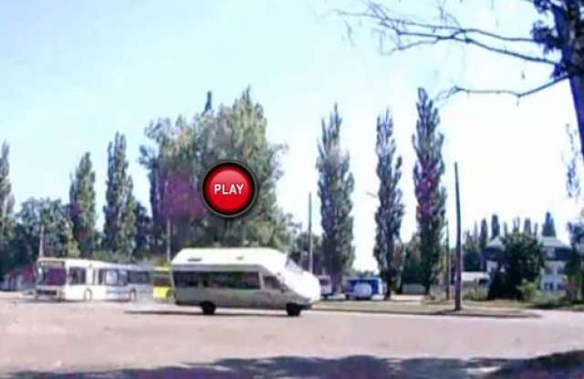 Hihetetlen mentés a kisbusz sofőrjétől