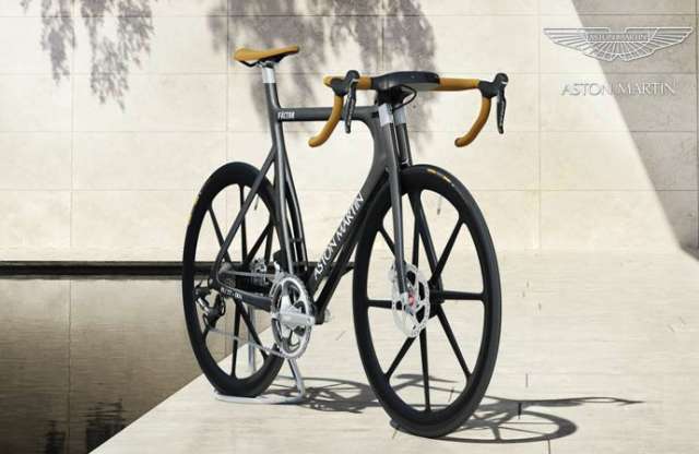 7,4 kg a legkönnyebb Aston Martin tömege, váltója húszfokozatú