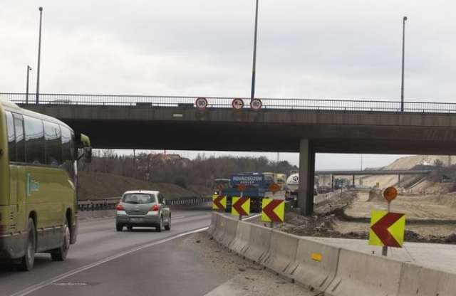 Kétszer három sávon autózhatunk az M7 és az M6 között