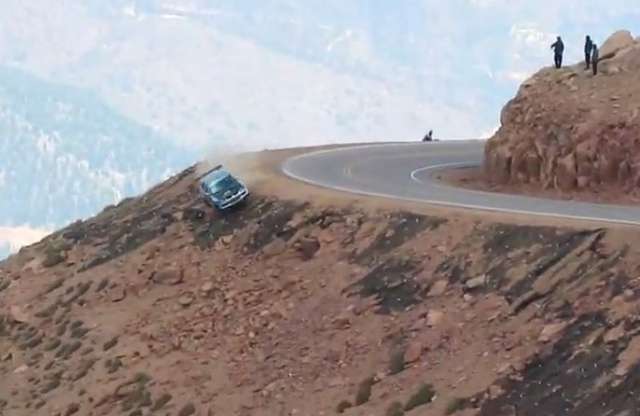 Kegyetlen nagy bukás a hegyiversenyen