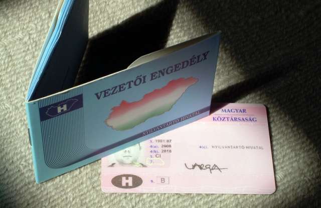 Szigorítják a jogosítványszerzést, kimaradnak a személyautók