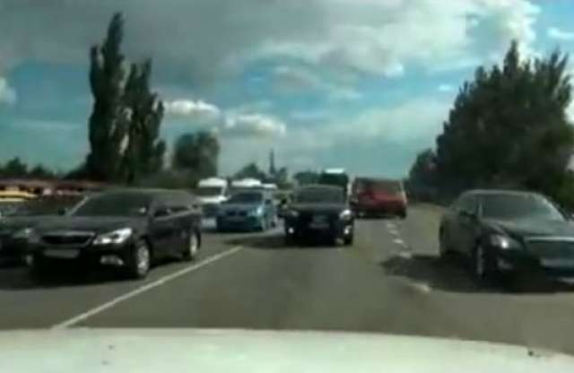 Hihetetlen káosz az ukrán utakon