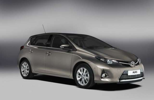 Párizsban kiállítják a Toyota Auris új verzióját