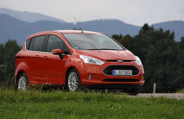 B-oszlop nincs, hely van. Ford B-MAX bemutató