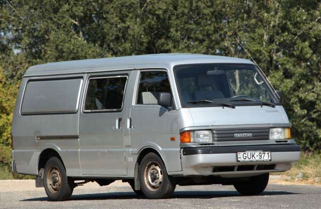 Mazda E 2200 DX, 1999 – használtteszt