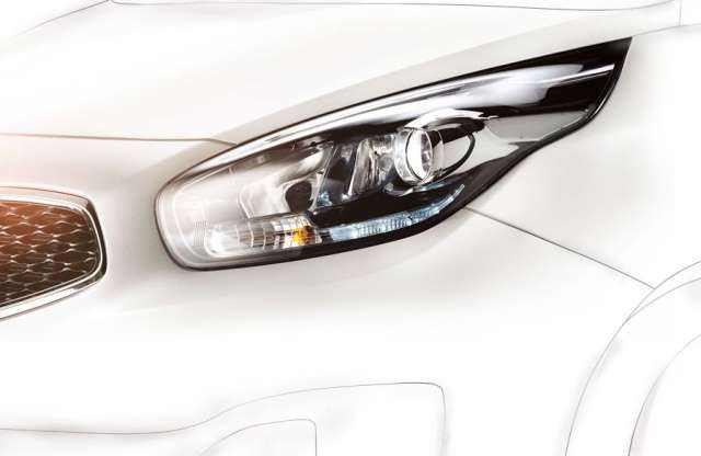 Újabb részlet-képeken a Kia Carens