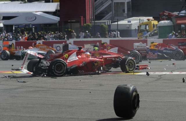 Alonso vonatbalesetet szenvedett