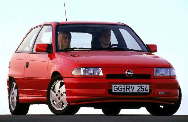 Kabrió helyett hot hatch iskolakezdésre