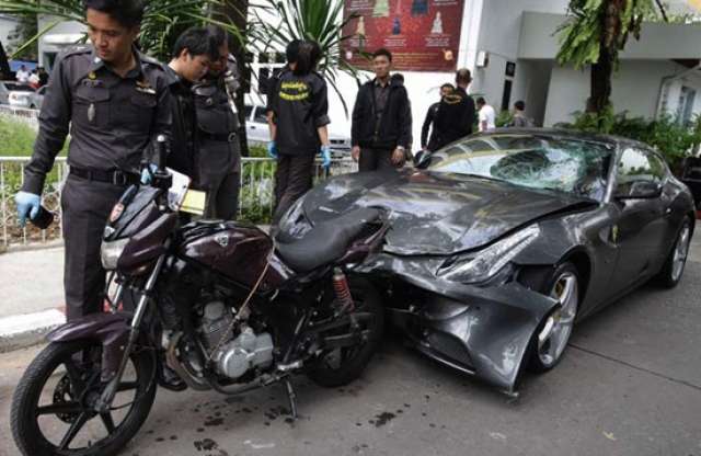 Ferrarival gázolt és hagyott cserben rendőrt a Red Bull örököse