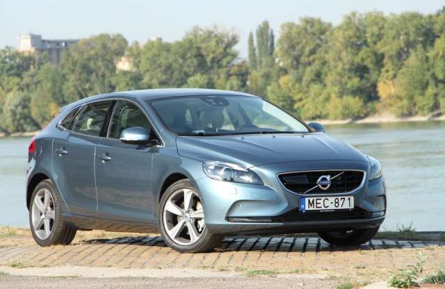 Alapnak nagyon nem rossz – Volvo V40 T3 teszt