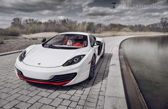 Párban rendel az igényes McLaren vásárló