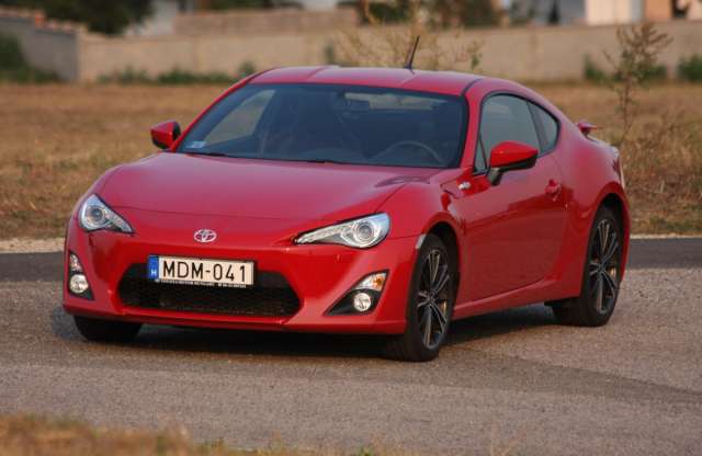 Na ilyen egy sportautó! – Toyota GT86 Automata teszt
