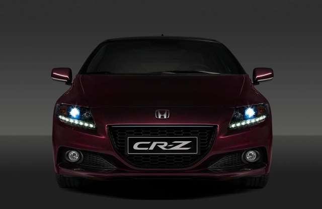 Izmosítva spórol a Honda Párizsban