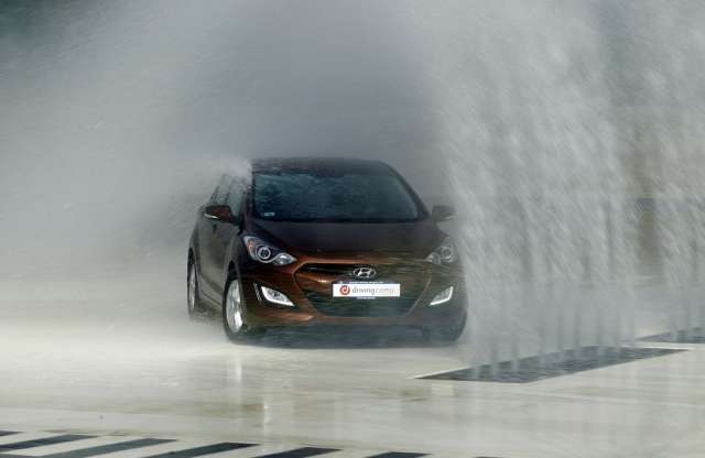 13,4 hektárnyi vezetéstechnikai centrum Zsámbékon