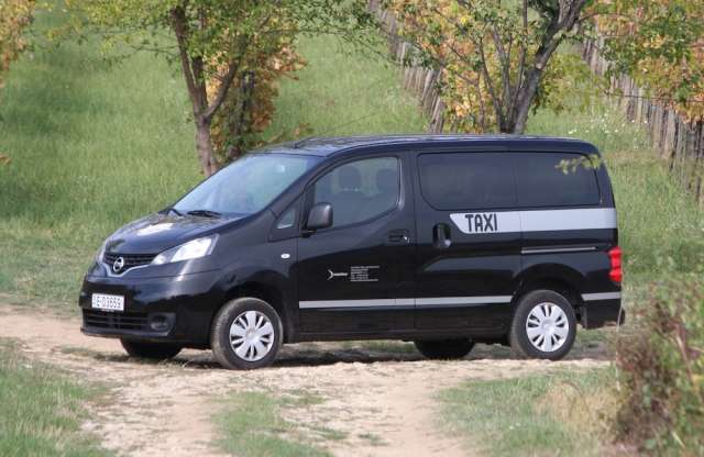 Taxinak pompás, családnak sem rossz – Nissan NV200 Combi teszt