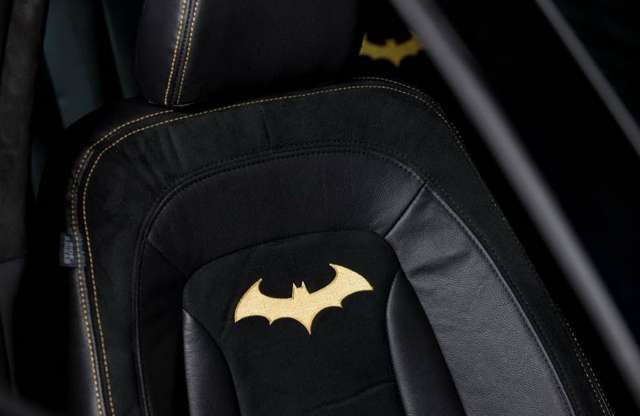 Batman autójával segít az éhező afrikai gyerekeken a Kia