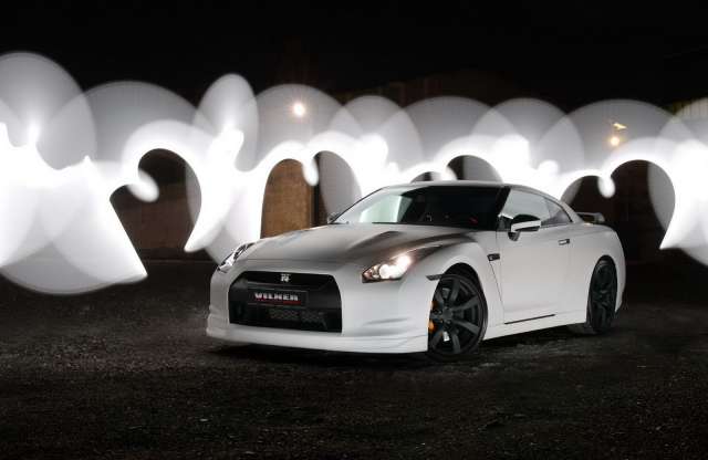 Sárkányba bújtatott Nissan GT-R Bulgáriából