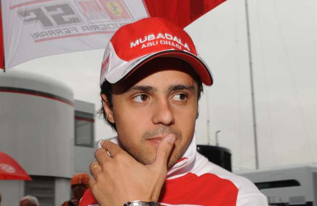 Massa marad, Alonso is boldog