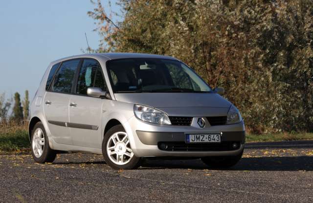 Ideális családi egyterű olcsón – Renault Scénic használtteszt