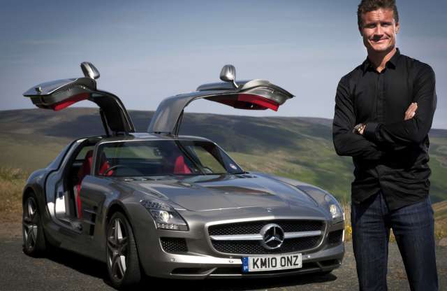 Coulthard szögre akasztotta a versenyzősisakot