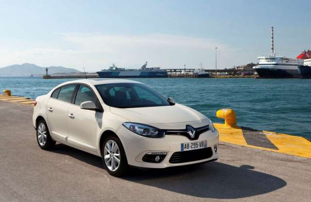 Kedvenc szedánunk új arcot kap