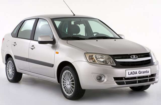 Tényleg olcsó szedán kéne? Boltokban a Lada Granta