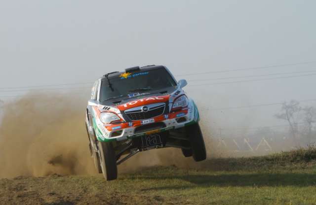 Elindult a világ legnehezebb raliversenyére az Opel Dakar Team