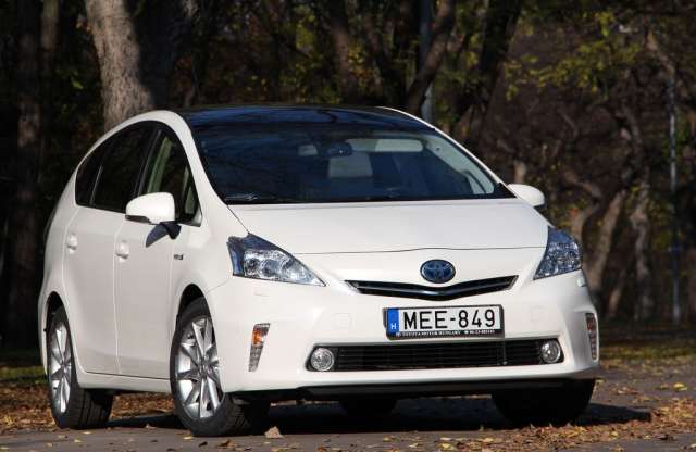 Hét üléssel ez a legtisztább: Toyota Prius+ teszt
